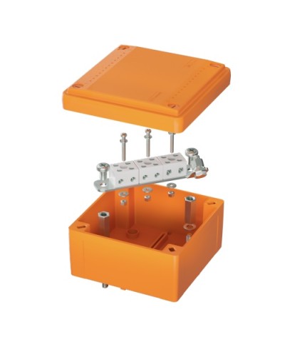 Коробка пластиковая FS с гладкими стенками и клеммниками IP56 100х100х50мм 6р 450V,6A, 4мм.кв DKC (FSB10604) в Первоуральске Распределительные коробки Pintop.ru