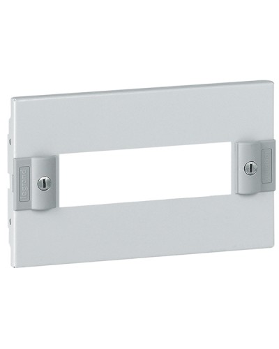 Панель лицевая Legrand 020304 в Первоуральске Аксессуары для стоек и шкафов Pintop.ru