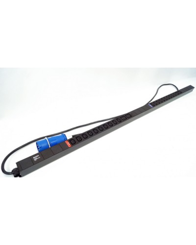 Блок розеток, вертикальный черн Hyperline (SHE-20IEC-4BIEC-32-3PVB) в Первоуральске Блоки розеток Pintop.ru