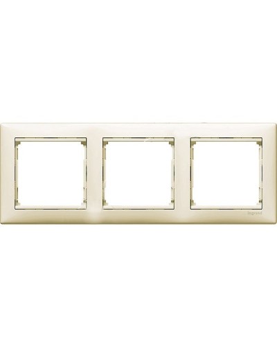 Рамка Valena 3 поста LEGRAND 774353 в Первоуральске Аксессуары для кабель-канала Pintop.ru